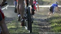 Más de 200 atletas en el duatlón cross Canal de Castilla